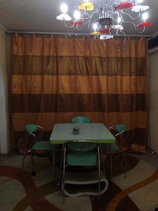 Штори, портьєри, гардини на петлях