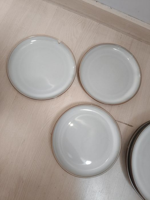 Gladelig ikea zestaw szarych talerzy brązowy rant