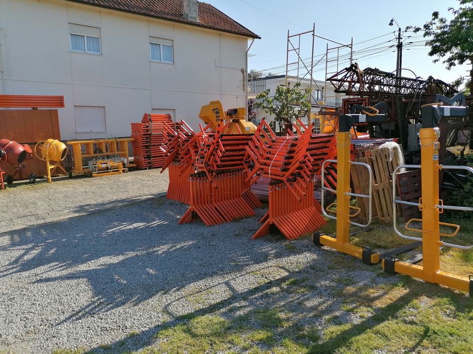 Balde de grua , porta paletes e gamelas p/grua