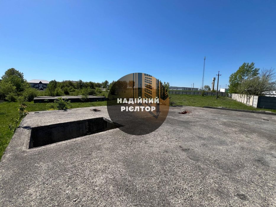 Продається земельна ділянка з готовими фундаментами