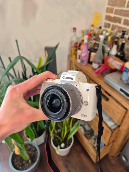 Canon EOS M50 biały + 15-45 mm | stan idealny / jak nowy | komplet