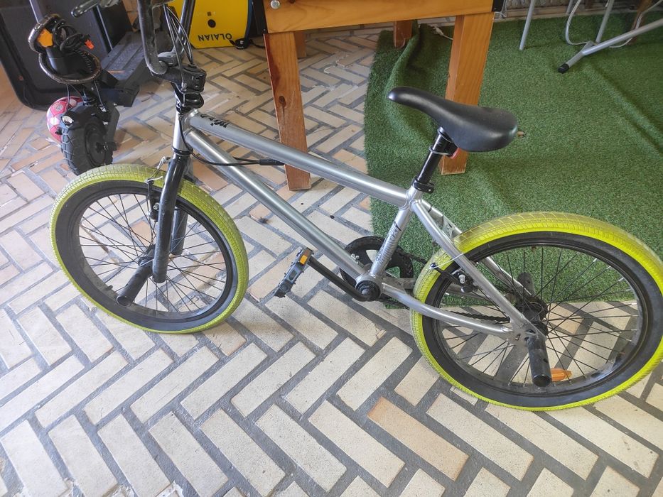 Bicicleta bmx como nova