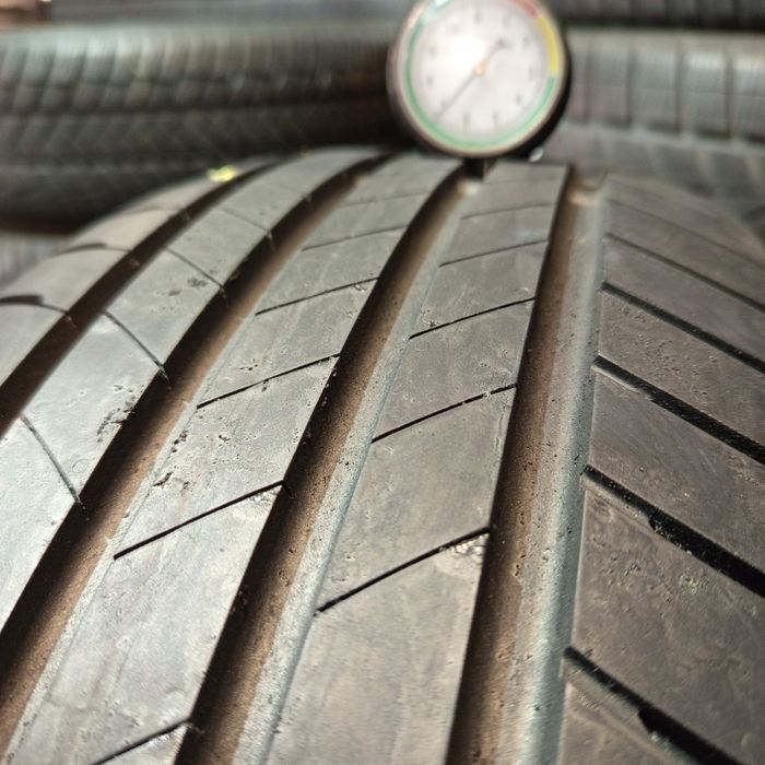 215/60R17 Bridgestone Turanza T005