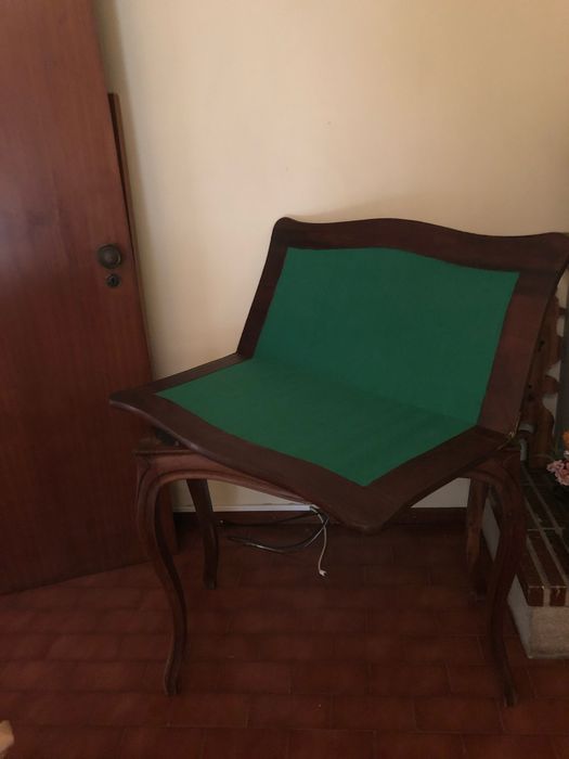 Mesa de jogo restaurada abrir