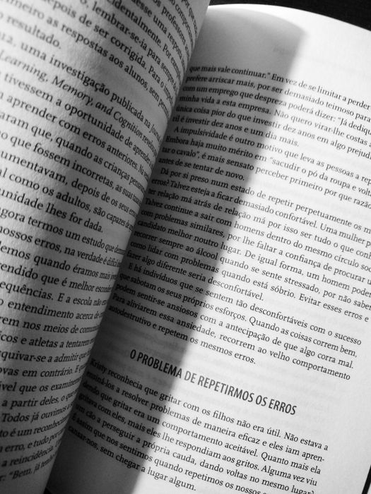 Livro "13 coisas que as pessoas mentalmente fortes não fazem"