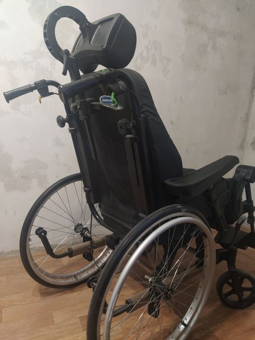 Инвалидное кресло-коляска Clematis Pro