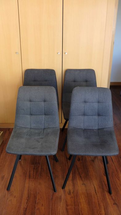 Conjunto de Mobília de Sala - Sofá, Mesa, Cadeiras, 2 Aparadores