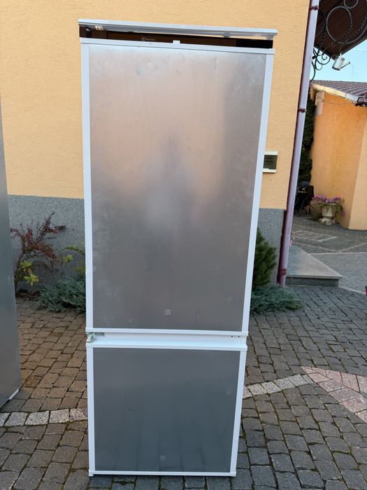 Холодильник Electrolux ECB7TE70S