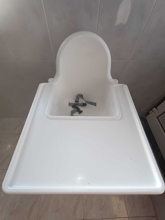 Cadeira de bebê branca