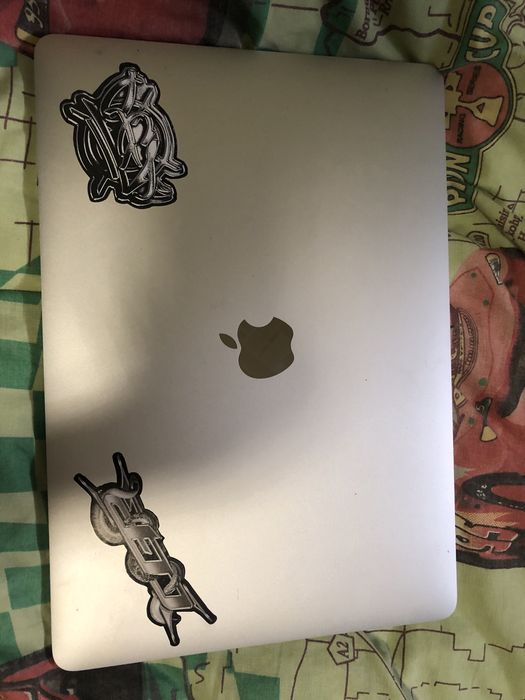 продам Macbook Pro 2017