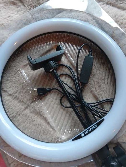 Lampa pierścieniowa plus statyw
Lampa pierścieniowa plus statyw