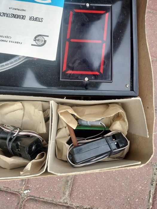 Zegar demonstracyjny PRL