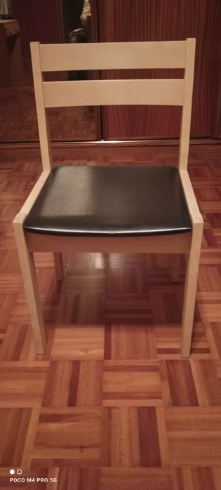 Móveis de quarto/toucador,2 mesas cabeceira,cadeira, espelho.