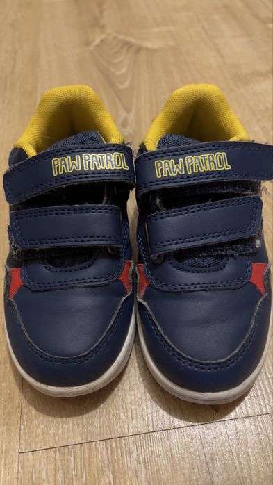 Buty rozmiar 26…………
