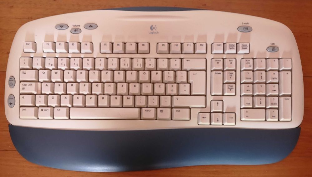 Teclado Logitech sem fios