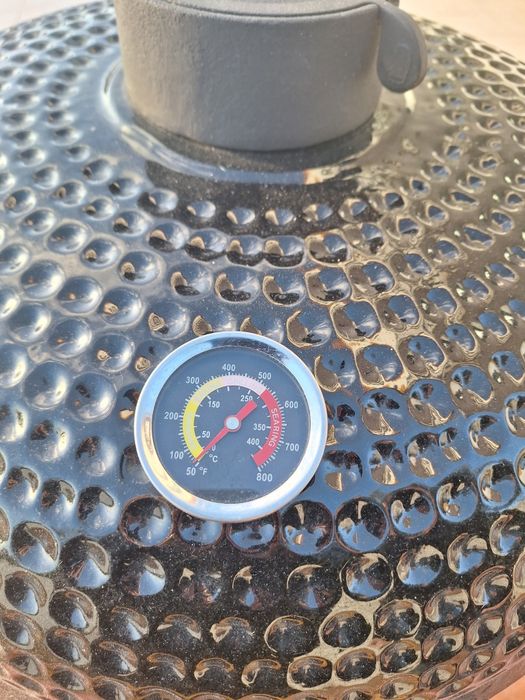 Grelhador a carvao kamado