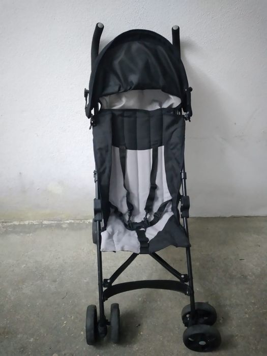 Carrinho de passeio, usado, em bom estado.