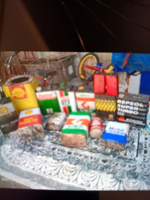 Vários telefones antigos