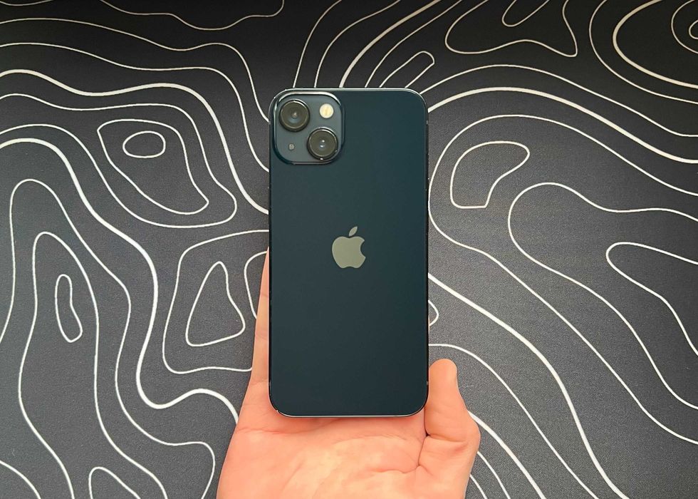 Замечательный - iPhone 13 - 128 гб - 88% АКБ - NEVERLOCK - MIDNIGHT