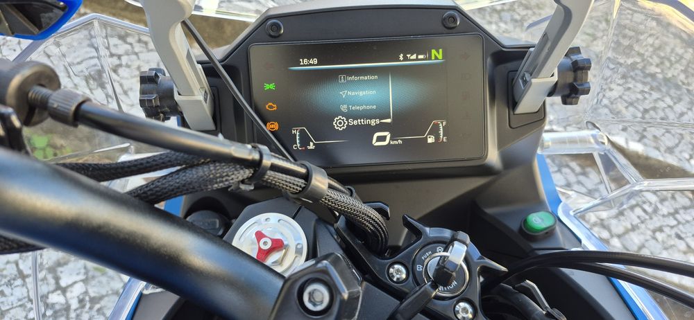 CFMOTO 650MT  de 2024 ainda com garantia de fábrica ate 2027.