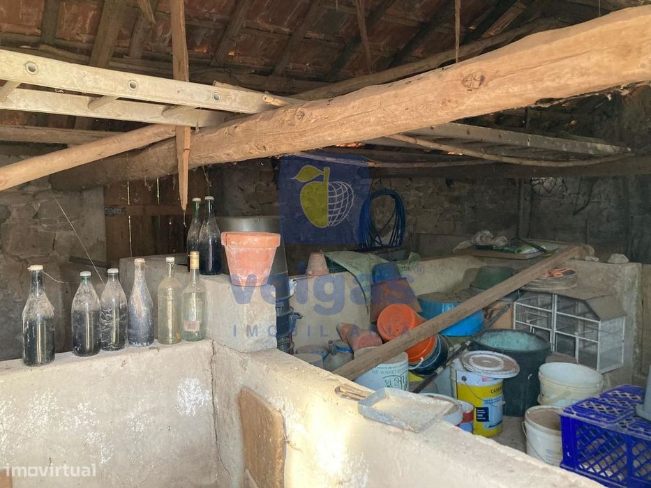Casa Típica Portuguesa com Terreno de 6346m2