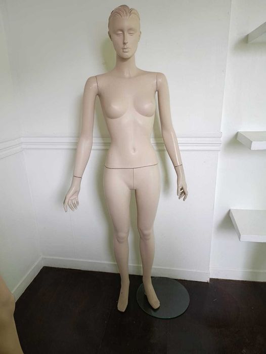 Manequim de Roupa Feminina com preço apelativo
