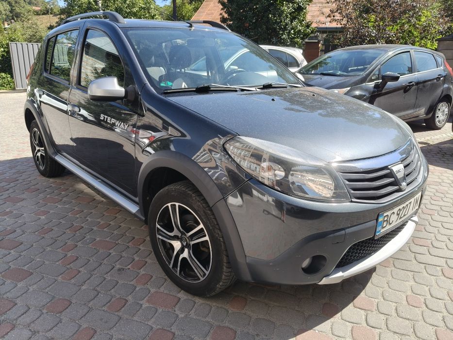 Продам ідеальний Sandero Stepway,1.6 MPI, рідна фарба!