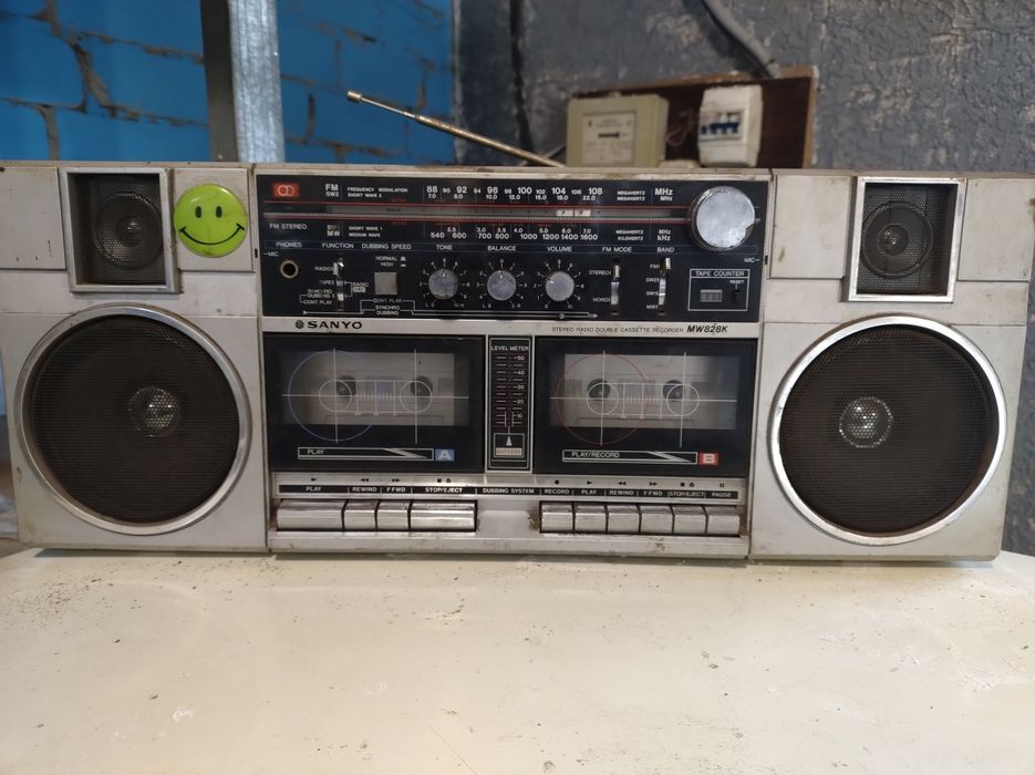 Магнитофон кассетный японский