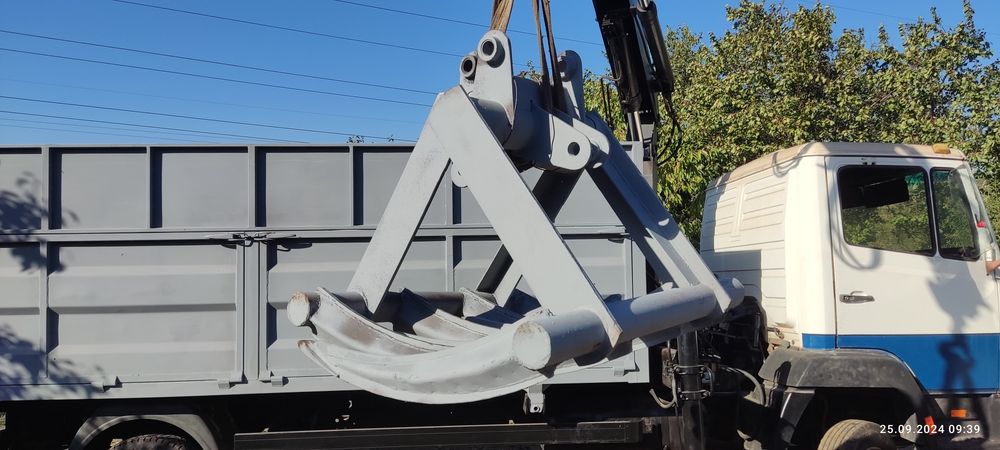 Продам маніпулятор-навантажувач + ковші