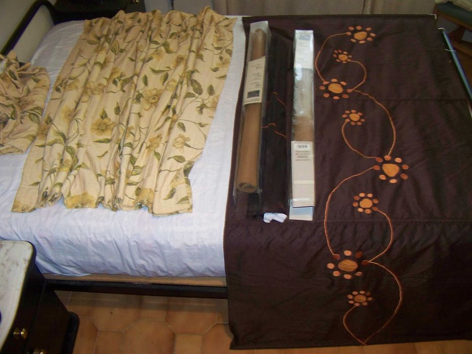 2 estores japoneses 1,75m x 89cm e 2 cortinados 1,20m x 90cm