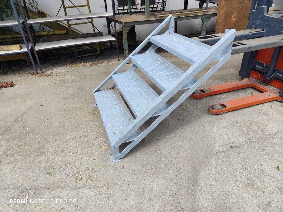 Schody metalowe loft wejście na 94cm 4 stopnie