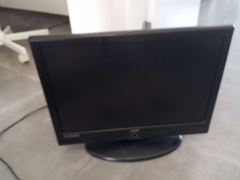 Vende-se tv mitsai