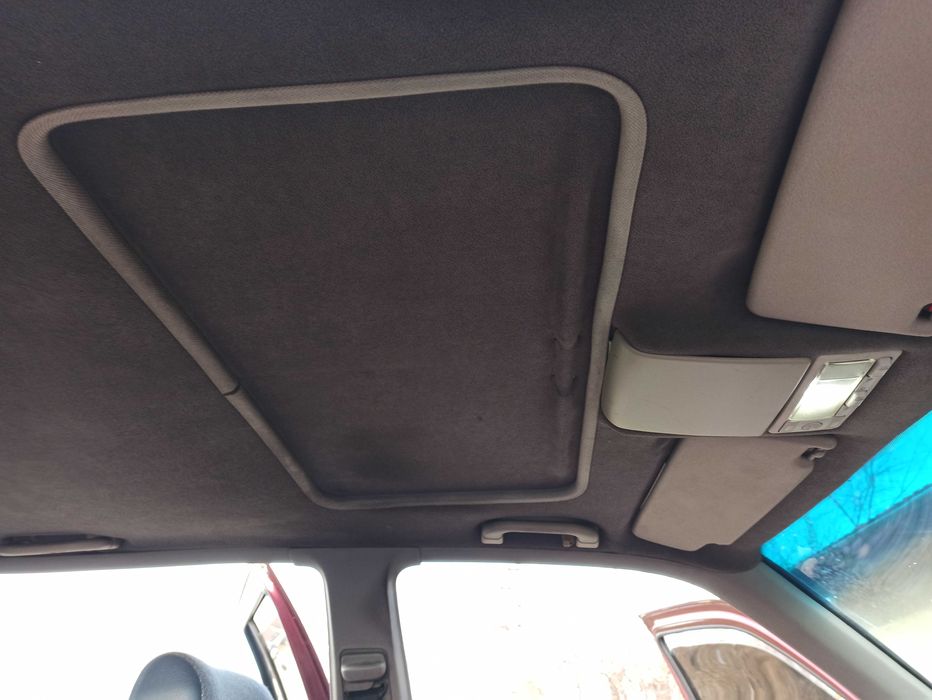 VOLKSWAGEN-VENTO CL 1.8 газ 1992г/в бордовый пурламутр 379000гр.