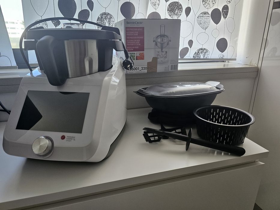 Monsieur Cousin  Smart  com varios acessórios como nova