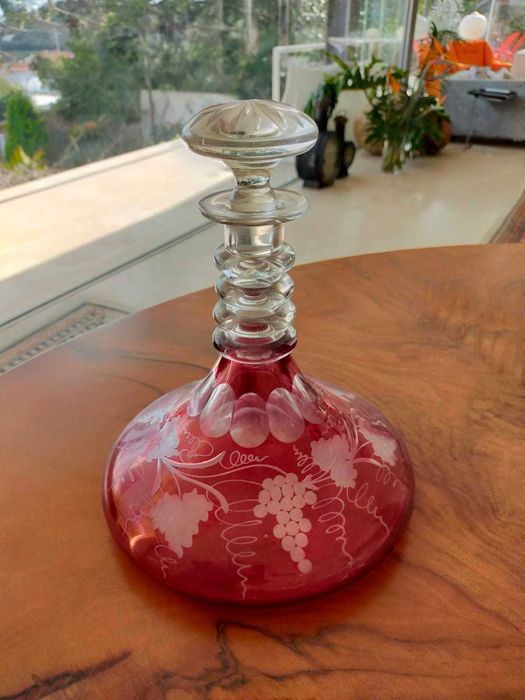 Garrafa rosa, de cristal