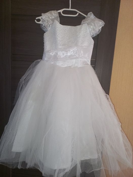 Продам платье на девочку