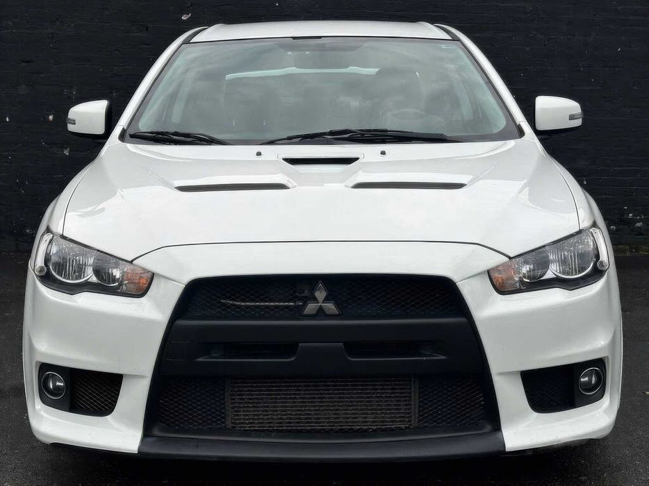 Mitsubishi Lancer Evolution GSR      2014