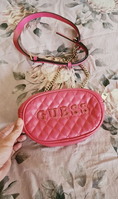 Torebka Guess crossbody pikowana malinowa  łancuszek passion mini