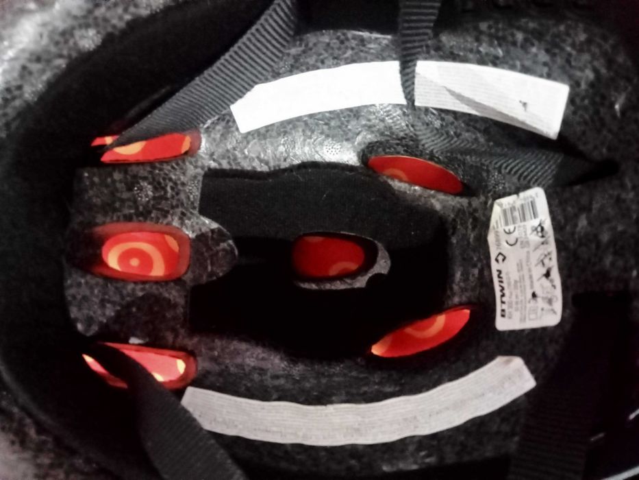 Capacete de bicicleta Decathlon verde fluorescente de criança