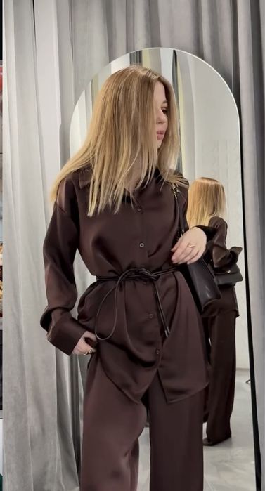 Продам сатиновий костюм Новий