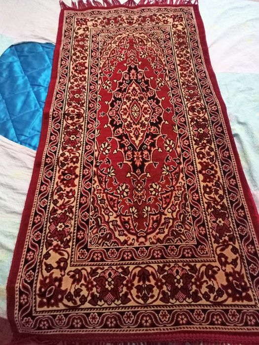 Продам покрывало на кресло и кровать( диван)