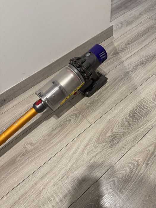 Dayson V10 Absolute w zestawie z szczotką i ładowarką