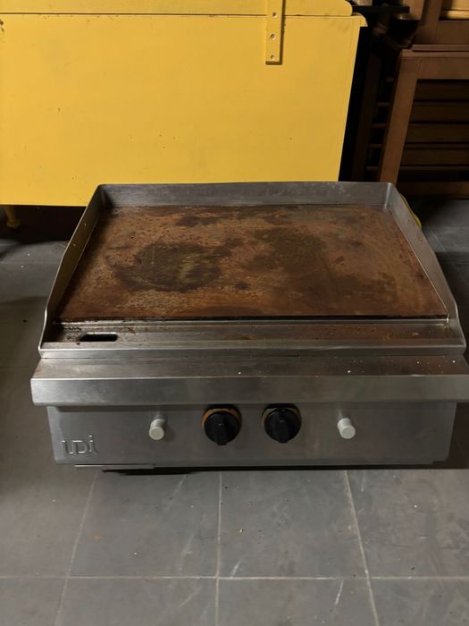 Grelhador a gás em inox - pouco usado