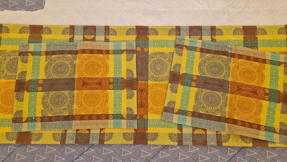 1 Corre mesa e 2 individuais - Loja do Gato Preto