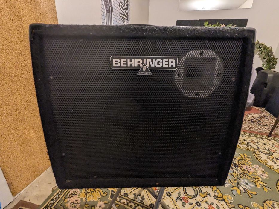 Amplificador de teclado / Guitarra / Mini PA - 90W - Behringer K900FX
