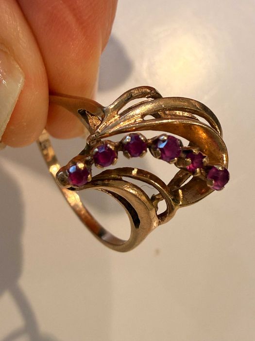 pierśconek rubiny CCCP próba 583 złoto ZSRR 420 zł za gram