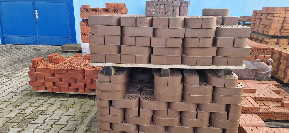 Cegła klinkierowa Roben 50 Perth brąz zaokrąglona z 1 / 2 stron ,płot