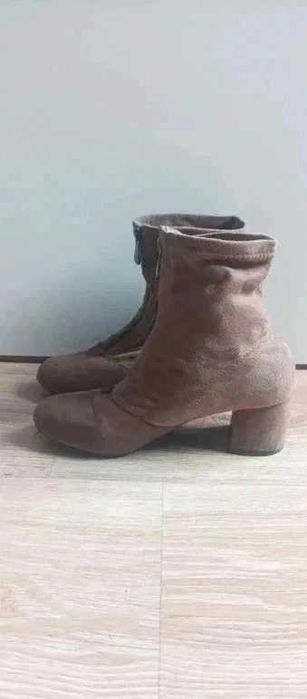 Brązowe botki 36
