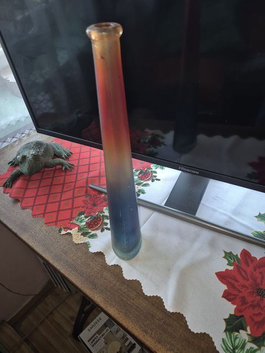 Piękne karawki kolorowe szkło