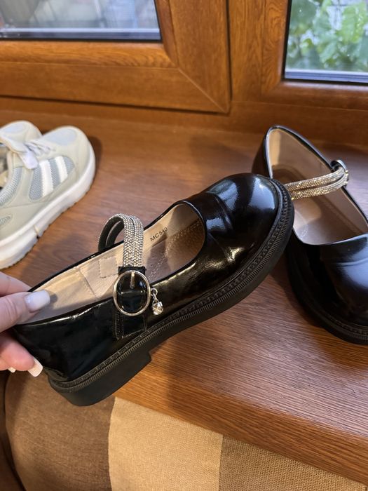 Продам дитяче взуття недорого